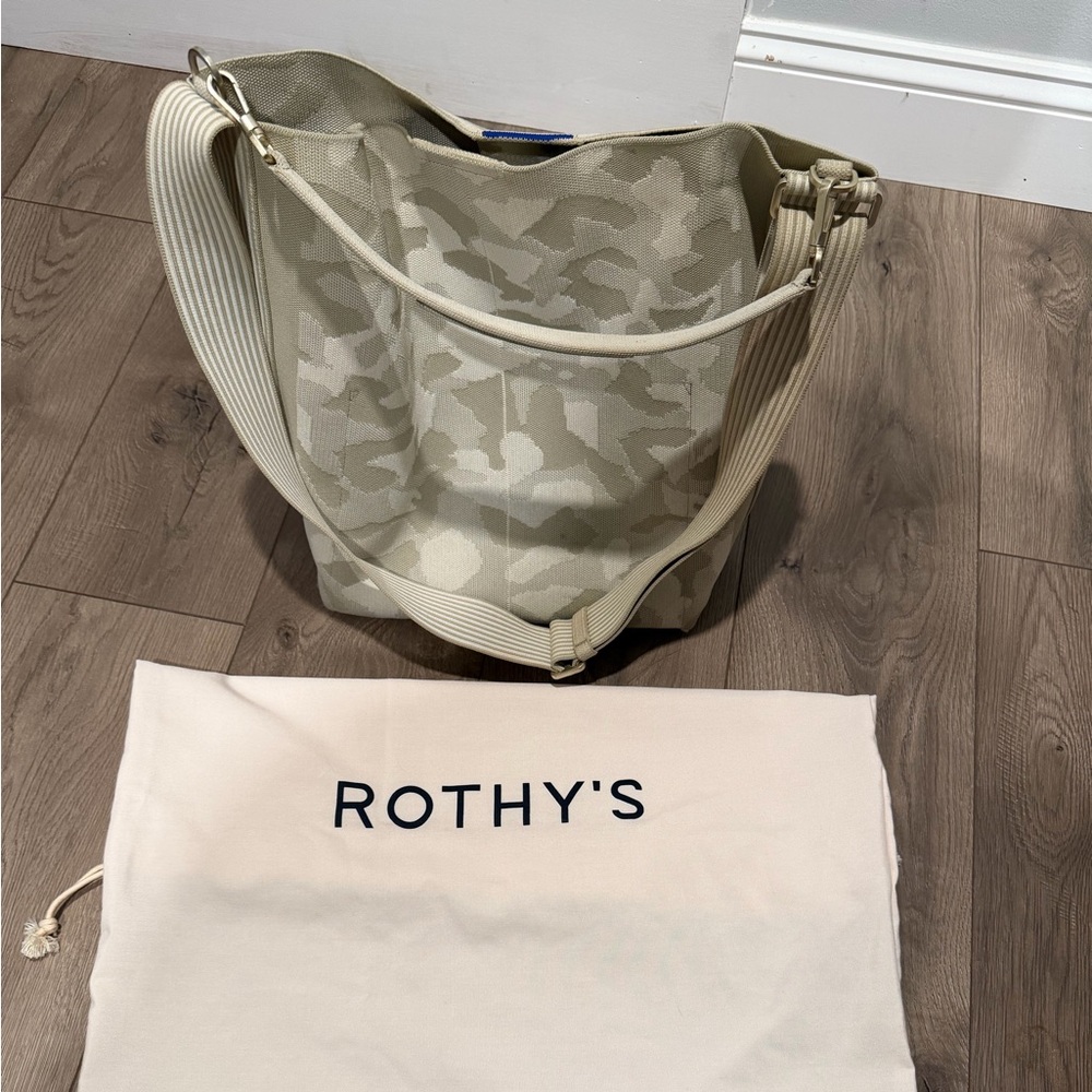 Rothys Bucket Bag in Khaki Camo